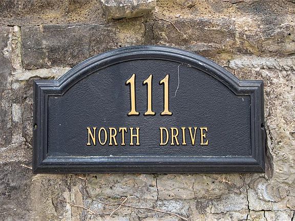 4th image of 111 North Dr