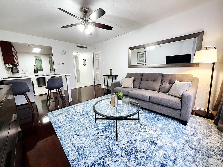 1800 Lavaca St #102 — Photo 3