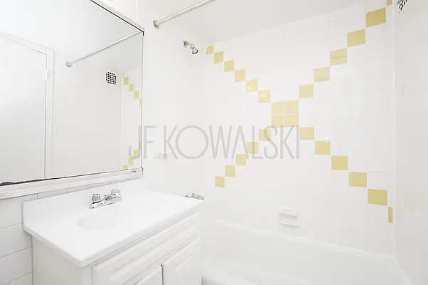 Rented by R New York | media 16