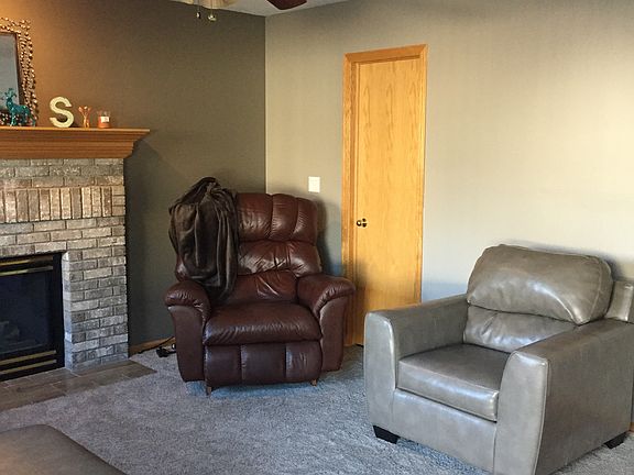 4th image of 3060 Williamsburg Dr