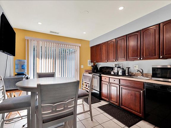 5th image of 1112 Providence Ct