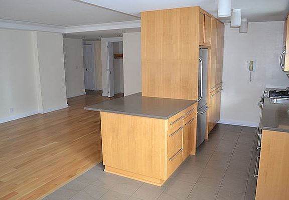 4th image of 60 W 57th St APT 9H