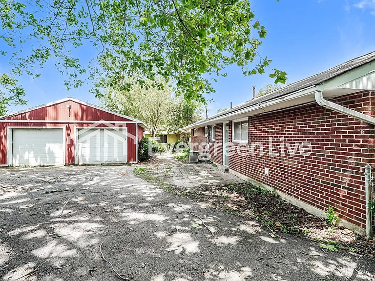 6251 Brauning Dr — Photo 15