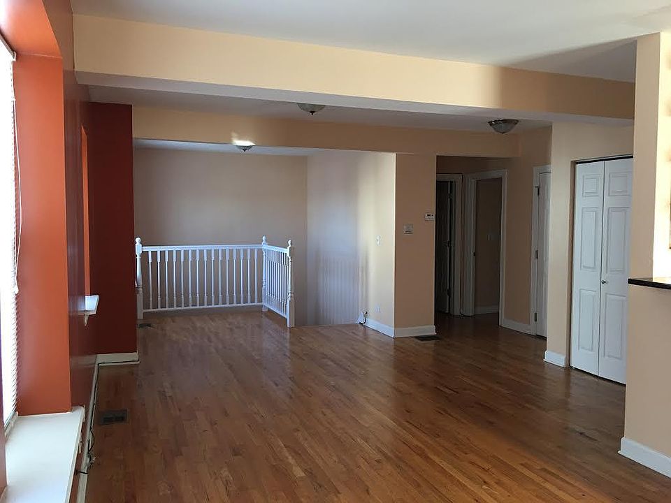 1st image of 2342 W Granville Ave #1