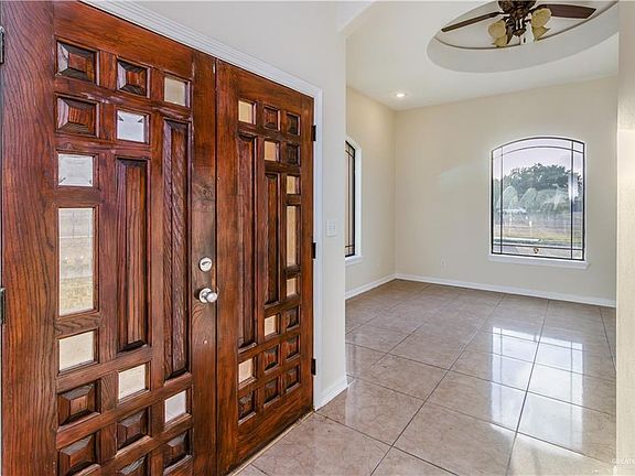 3rd image of 1332 Royal Palms Drive