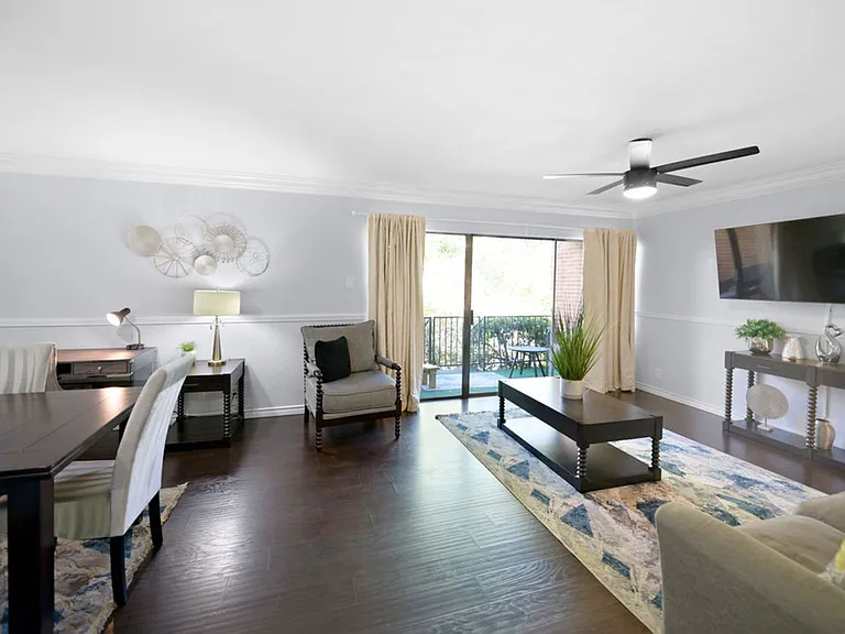 E Avenue J — Photo 3