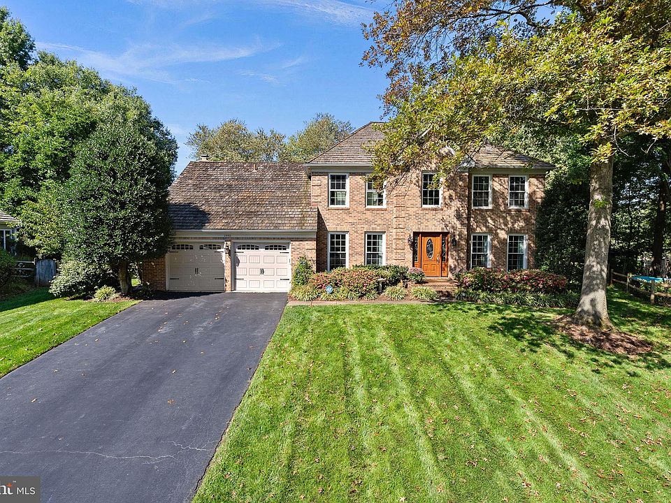 1st image of 2950 Brook Mill Ct