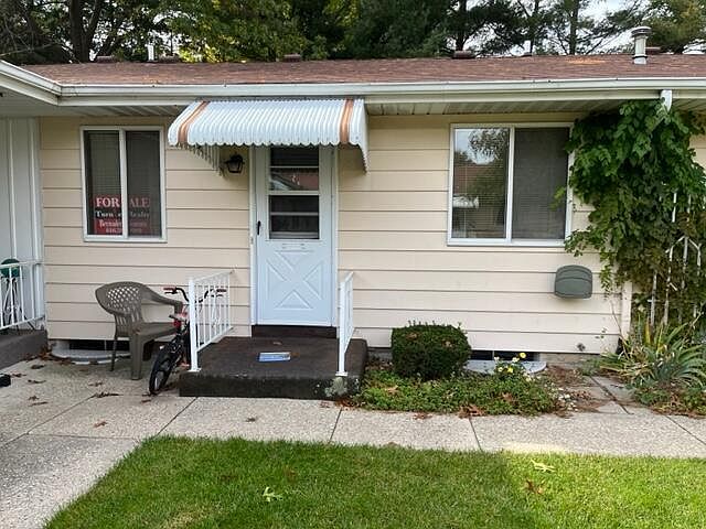 1st image of 5831 Leisure South Dr SE