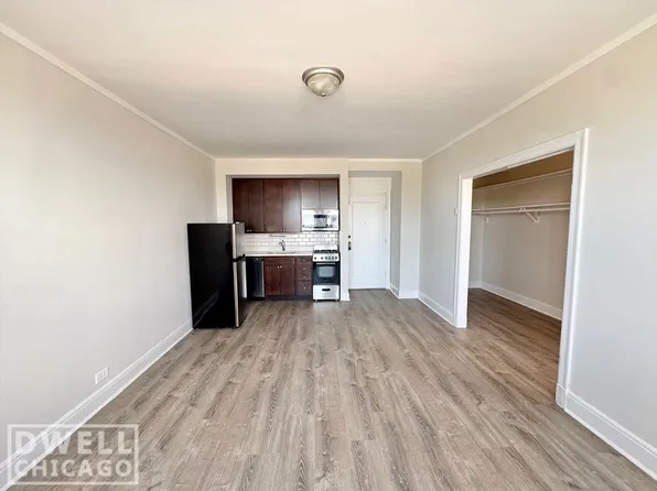 2874 N Milwaukee Ave #130, Chicago, IL 60618