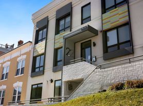 2422 17th St NW, Washington, DC