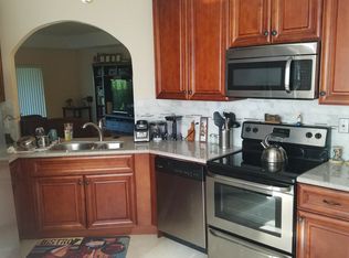 872 Springdale Cir, Palm Springs, FL 33461