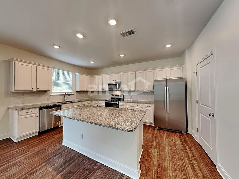 116 Ashton Park Dr — Photo 3