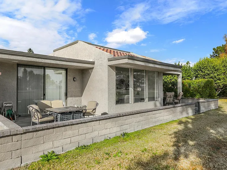 2860 Calle Loreto — Photo 4