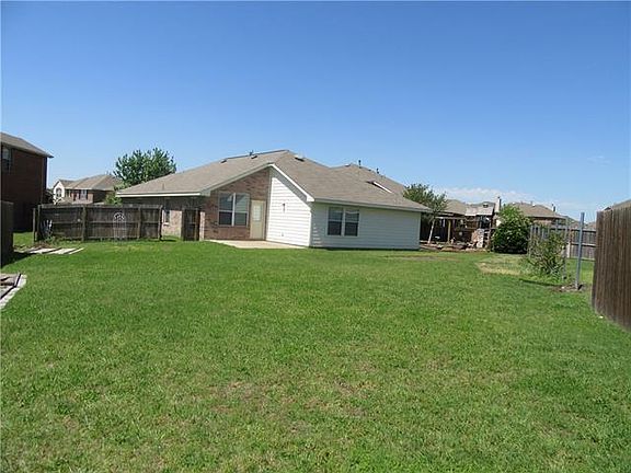 5th image of 300 Highland Creek Dr
