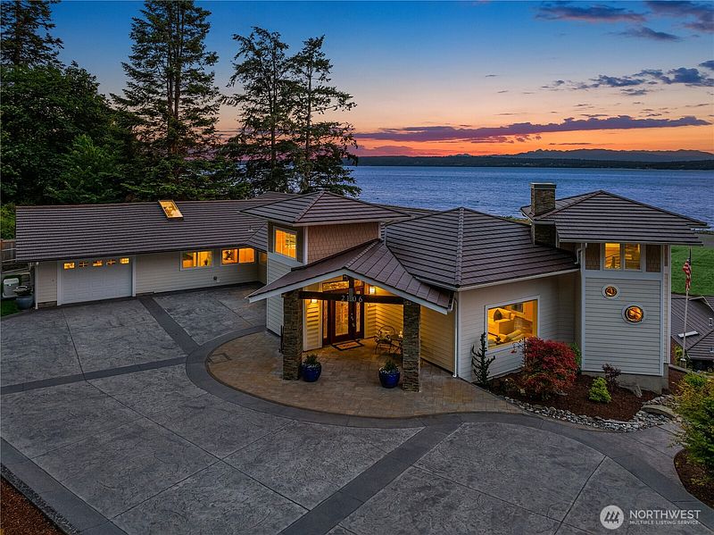 4th image of 2106 Breezy Point Road