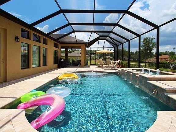 2nd image of 4937 Lago Vista Cir