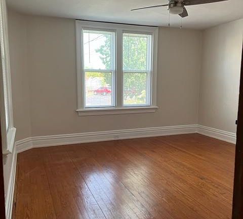 5th image of 4211 Ballard Ave #1
