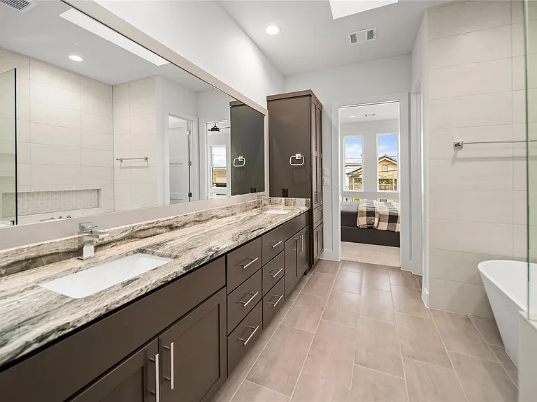 2408 Gray St — Photo 11
