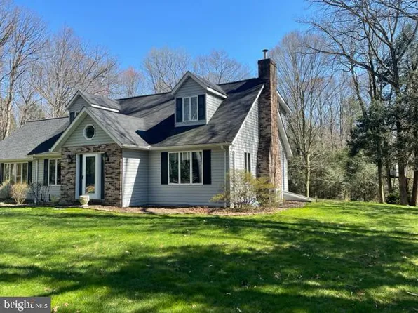 1692 Mountain Rd, Mifflintown, PA 17059