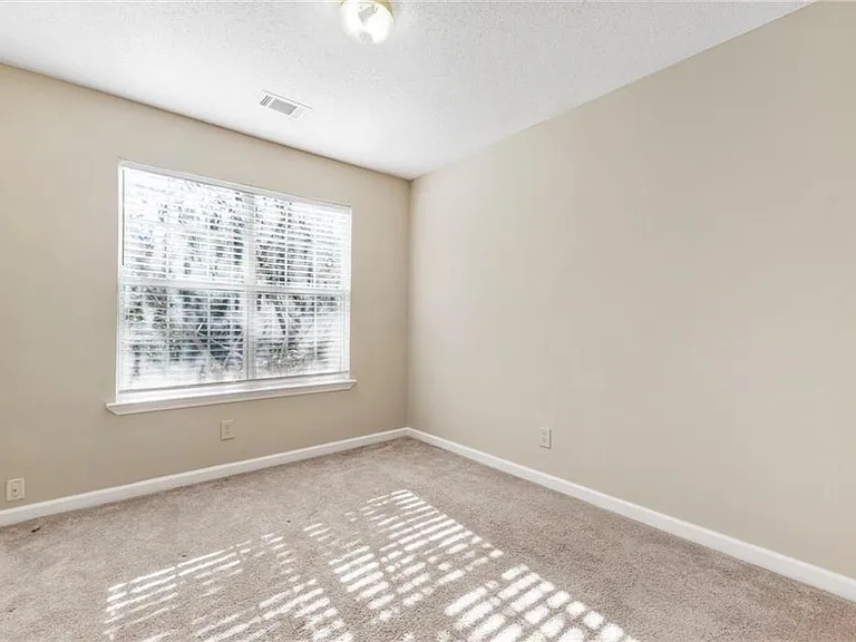 6750 Sunset Hills Blvd — Photo 28