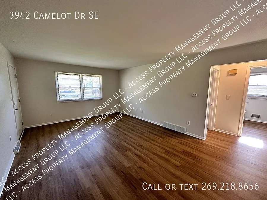 SE Side 3 Bedroom 2 Bathroom Fully Rehabbed — Photo 4