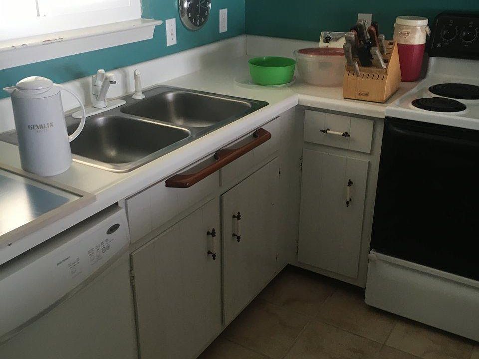 2nd image of 3565 W 129th St