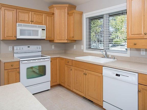5th image of 351 W Daffodil Dr