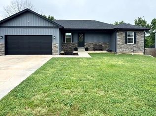 140 La Vista Dr, Waynesville, MO 65583