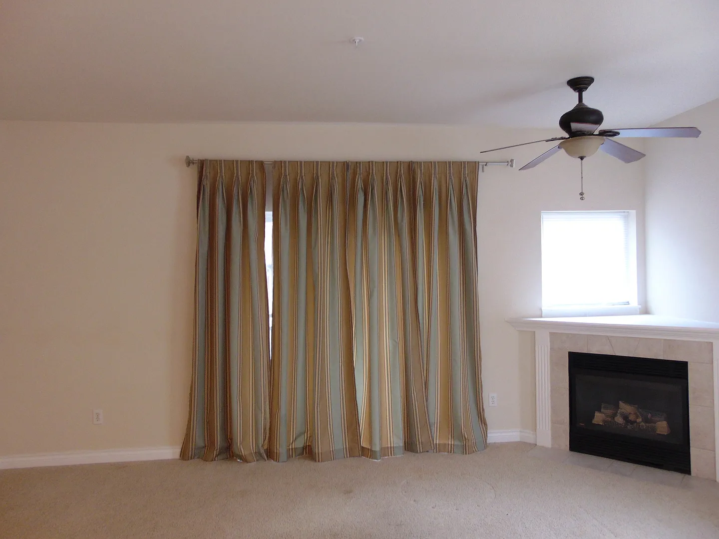 Nicely Updated 3BR RentonTownhome, Great Location! — Photo 4