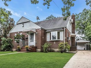 5 Sobro Ave, Valley Stream, NY 11580
