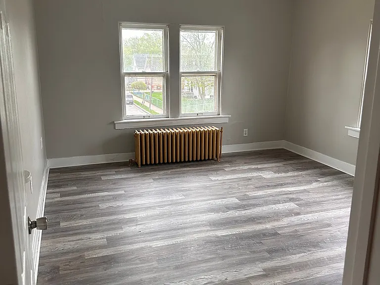 5328 Maywood Ave #8 — Photo 1
