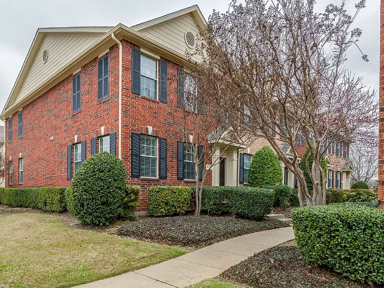 4168 Kyndra Cir — Photo 2