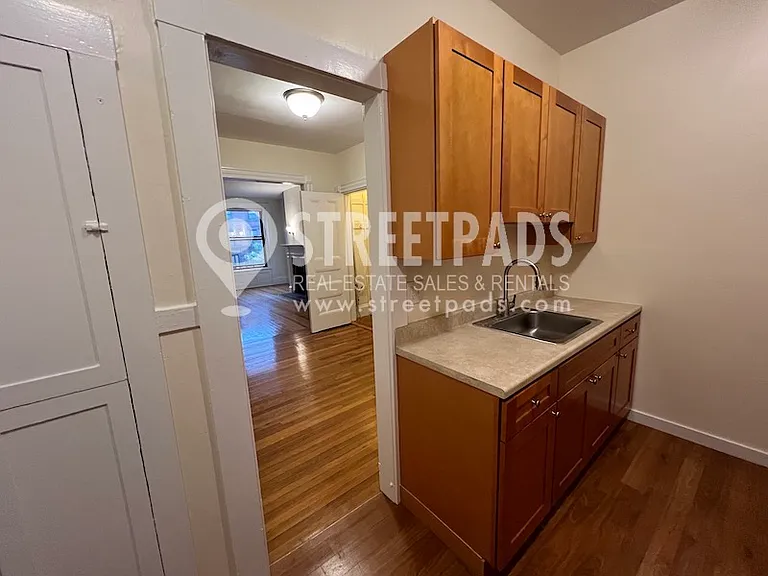 504 Beacon St #21 — Photo 11