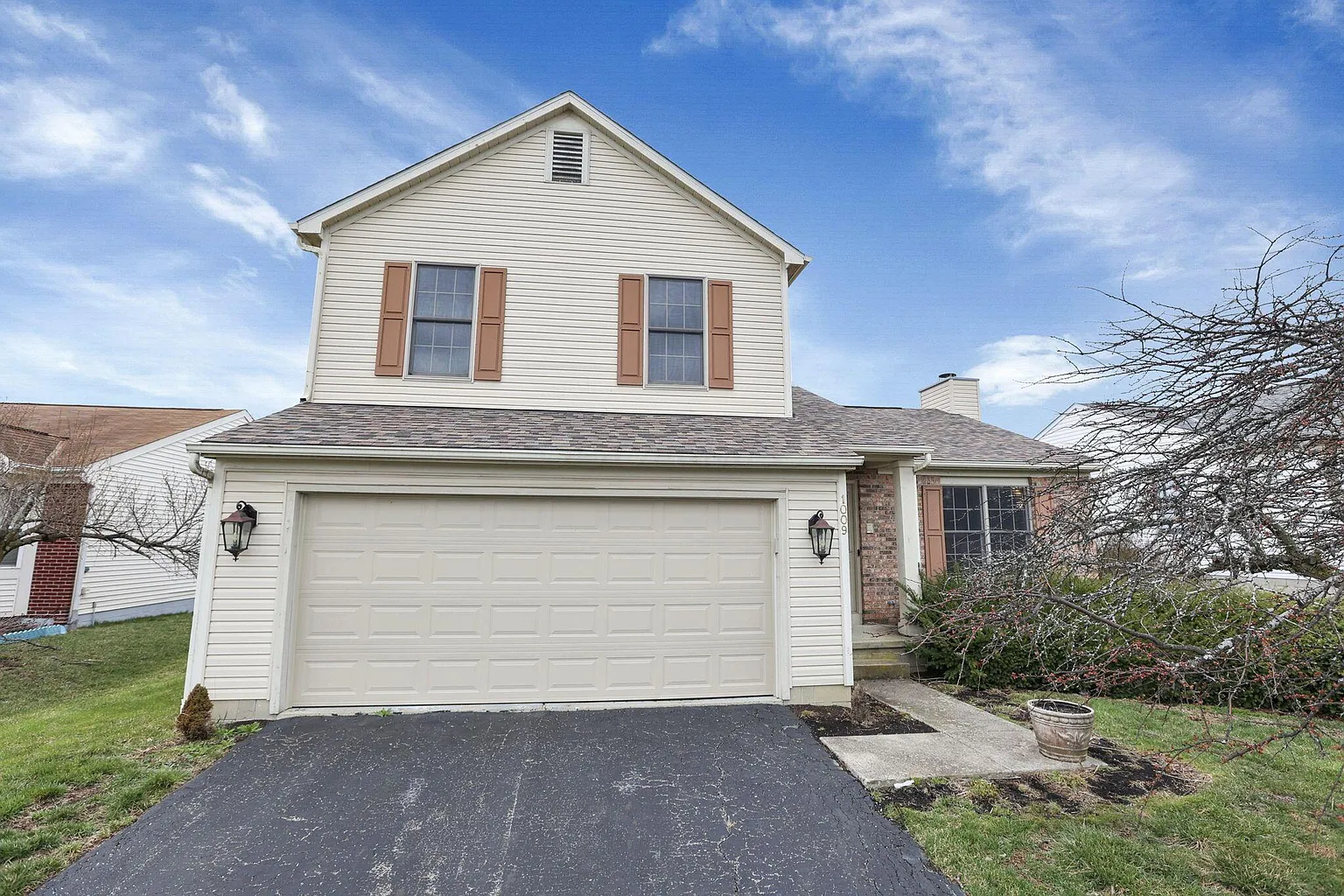 1009 Clifton Chase Dr photo 1