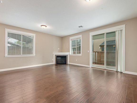 5th image of 2625 NE 130th Ct