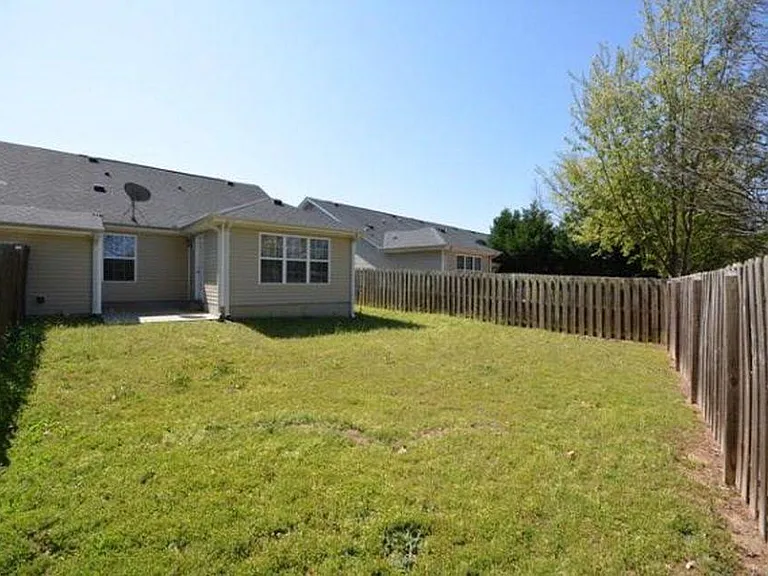 514 Goodale Ct — Photo 12