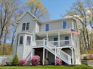 19 Birch Rd, Cumberland, RI 02864