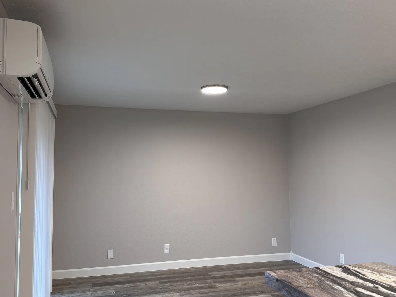 2377 NE Carolyn Ct — Photo 4