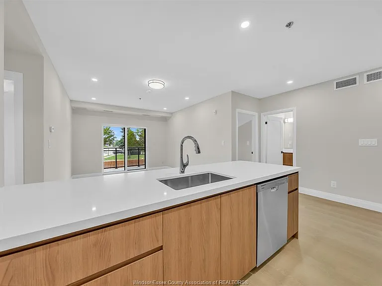 11646 Tecumseh Rd E #507 — Photo 37