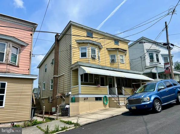 114 6th St, Coaldale, PA 18218