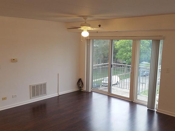 3rd image of 7325 Oakwood Ave APT 4D