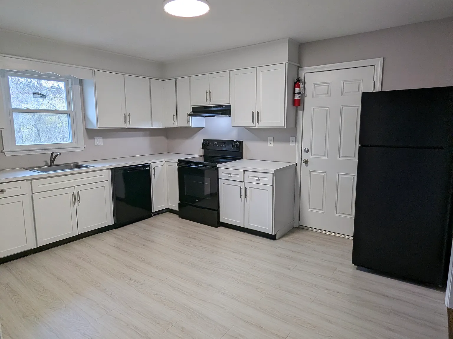 2 bed, $1,500 — Photo 2