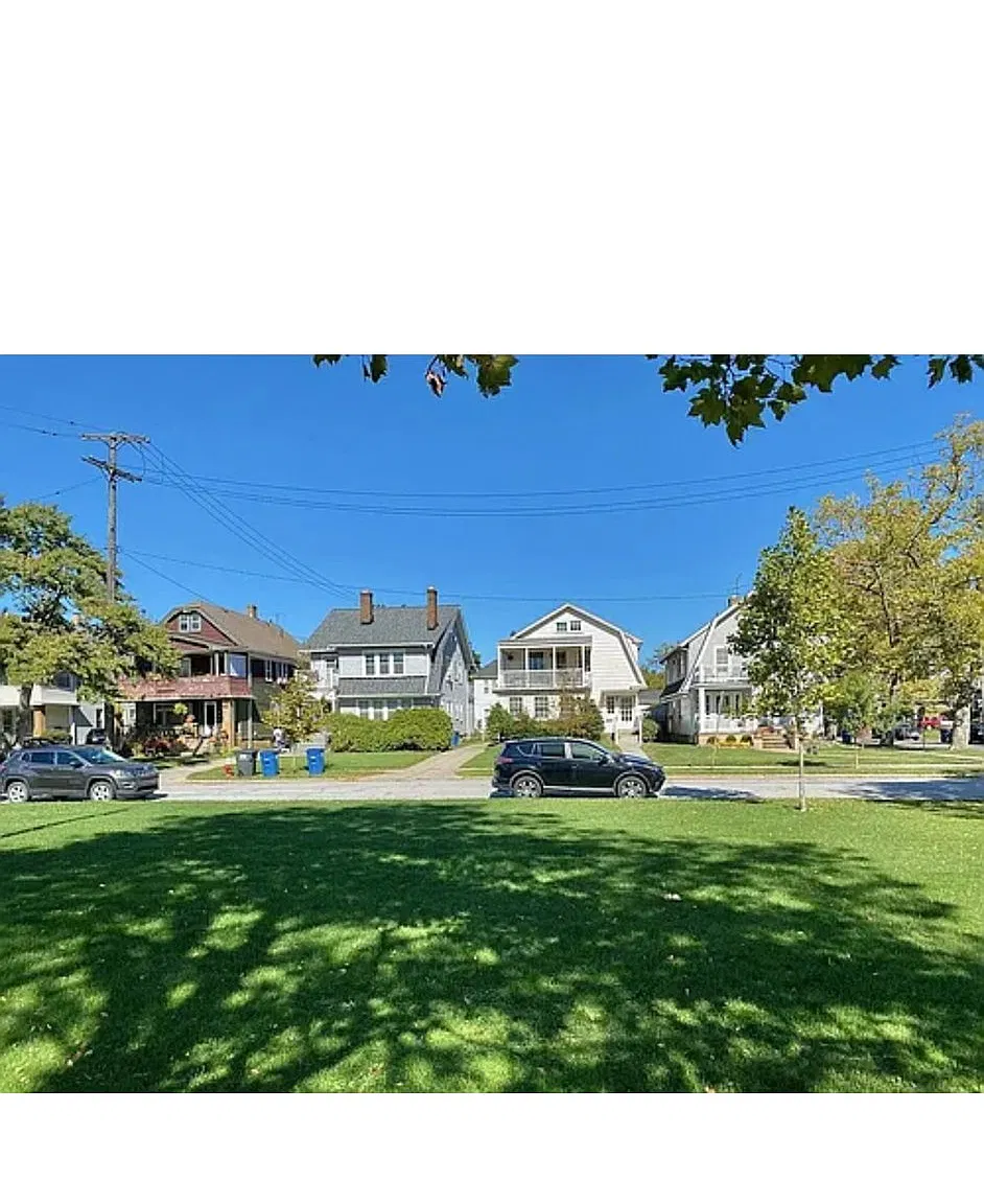 Standard Lakewood Duplex | 16802-16804 Delaware Ave | $1425/mo | Available 10/12/2026 — Photo 2