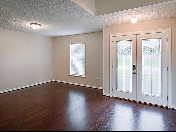 4th image of 102 Castleford Way