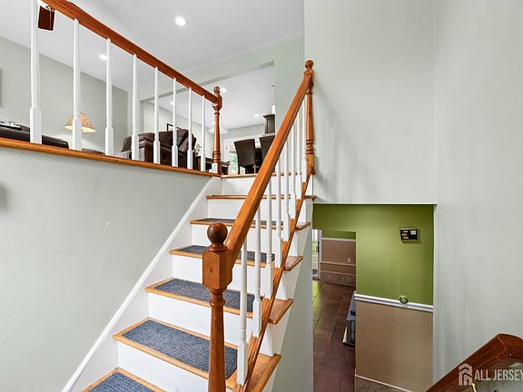 2nd image of 13 Fishel Rd