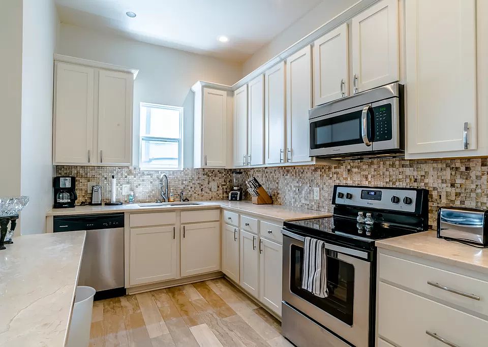 1st image of 4217 Saint Charles Ave APT H