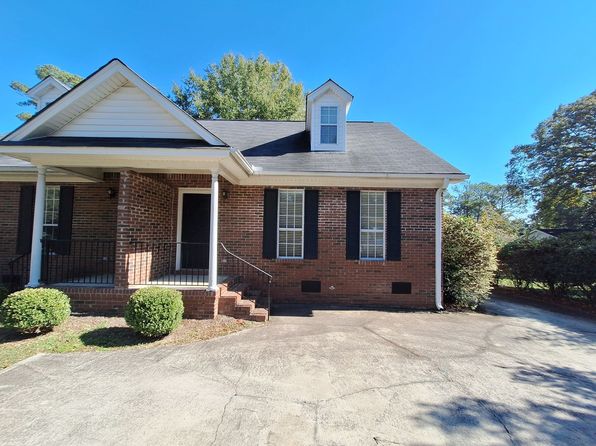 1324 Deerwood St #1324