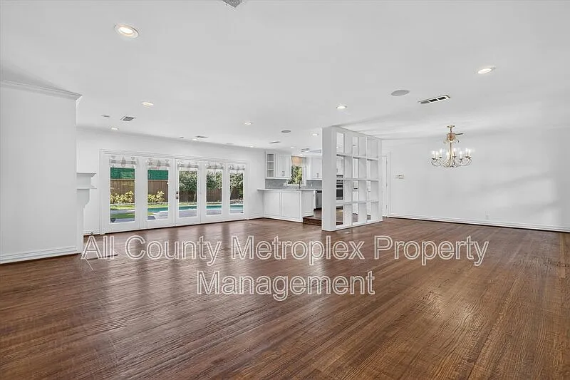 3 bed, 2.5 bath, 2709 sqft, $6,500 — Photo 3