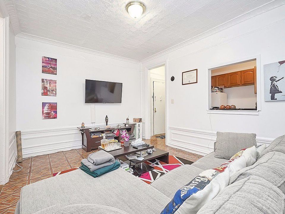 1st image of 18 Saint Nicholas Pl APT 1C