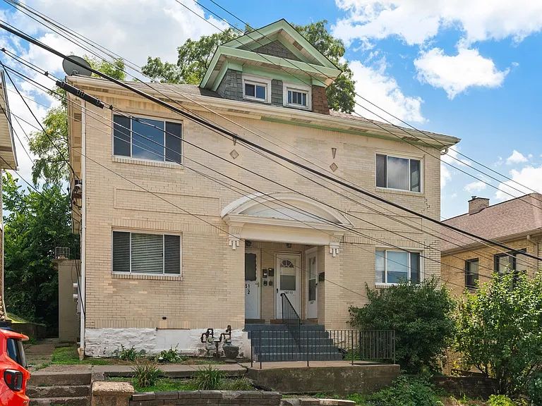 Charming & Fully Updated 2 Bed/1 Bath Home In Heart Of Beechview — Photo 2